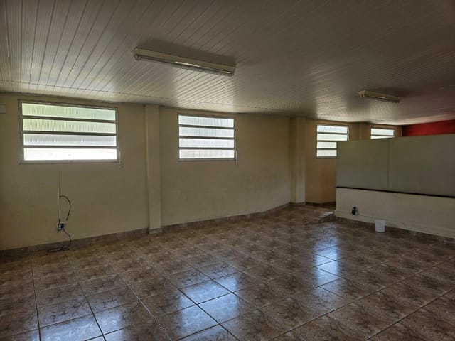 Conjunto comercial para alugar, no bairro Quarteirão Brasileiro em Petrópolis