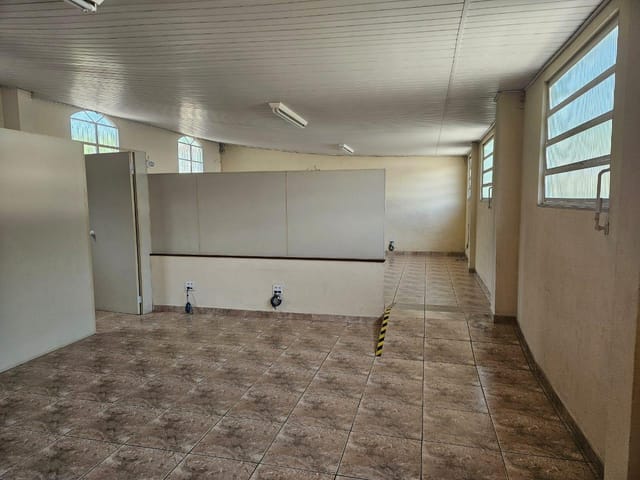 Conjunto comercial para alugar, no bairro Quarteirão Brasileiro em Petrópolis