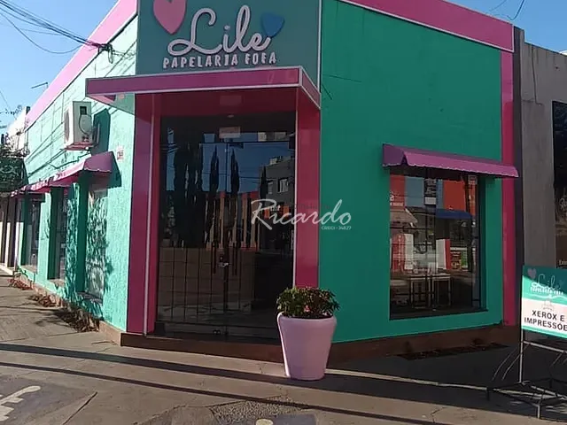 Conjunto comercial com 525m², à venda, no bairro Centro em Arapongas