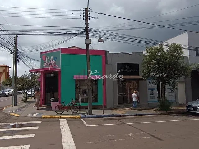 Conjunto comercial com 525m², à venda, no bairro Centro em Arapongas