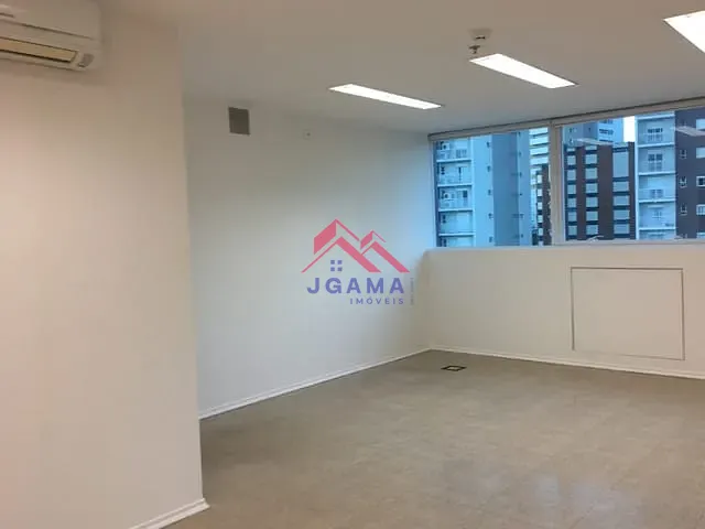 Conjunto comercial à venda, no bairro Jardim Caboré em São Paulo