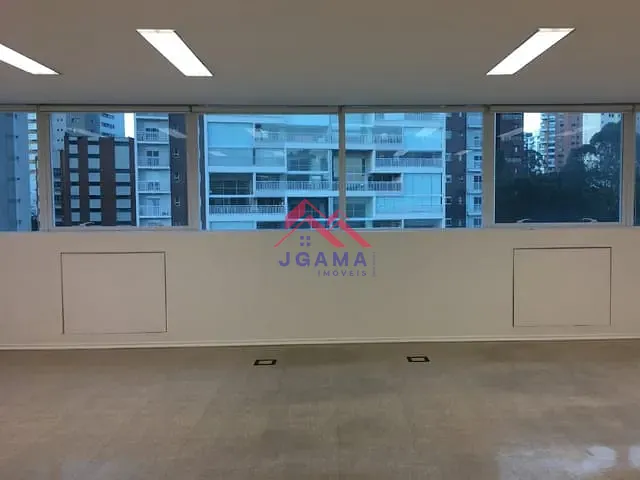 Conjunto comercial à venda, no bairro Jardim Caboré em São Paulo