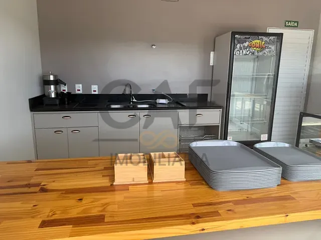 Conjunto comercial com 1000m², à venda, no bairro Centro em Holambra