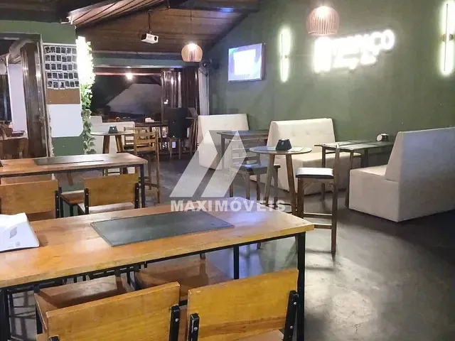 Conjunto comercial à venda ou para alugar, no bairro Arraial D'Ajuda em Porto Seguro