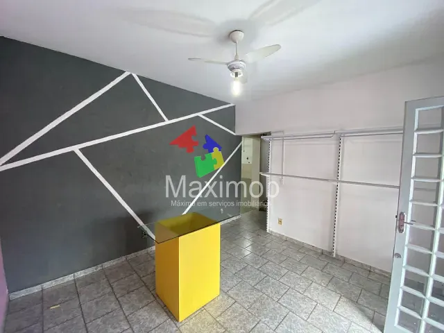 Conjunto comercial com 320m², para alugar, no bairro Jardim Soares em Itapira