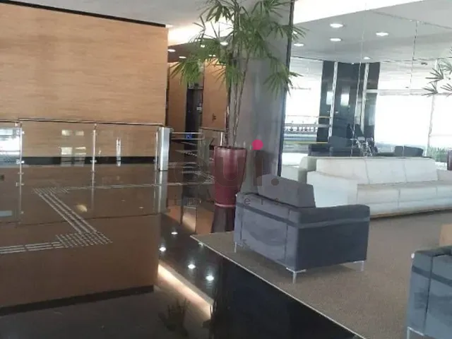 Conjunto comercial à venda ou para alugar, no bairro Jardim São Luís em São Paulo