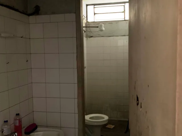 Conjunto comercial com 665m², à venda, no bairro Jardim Rosely em Pindamonhangaba