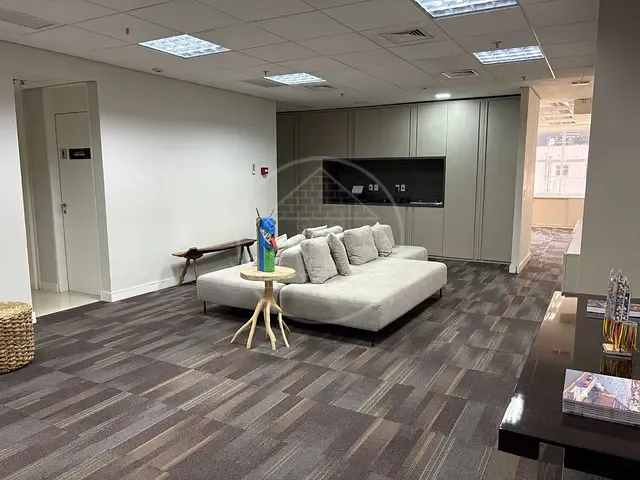Conjunto comercial com 208m², à venda, no bairro Vila Olímpia em São Paulo