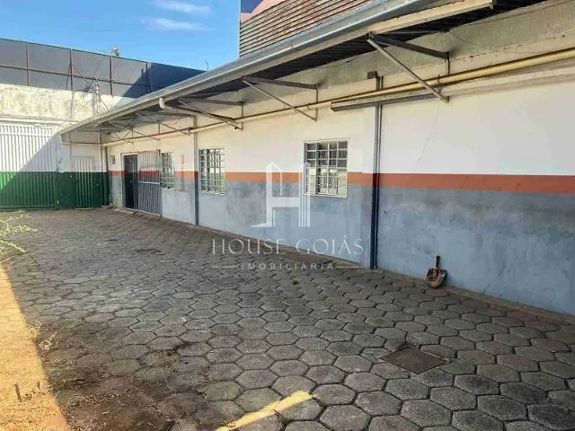 Conjunto comercial com 390m², à venda, no bairro Setor Aeroporto em Goiânia