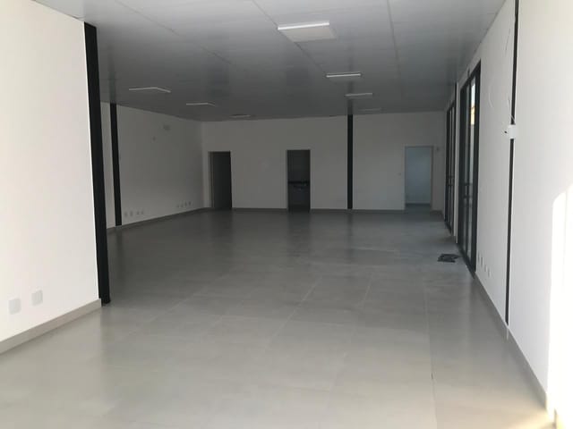 Conjunto comercial para alugar, no bairro Vila das Jabuticabeiras em Taubaté