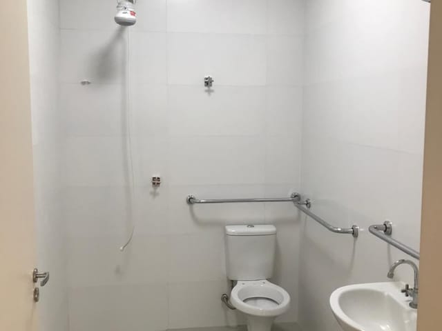 Conjunto comercial para alugar, no bairro Vila das Jabuticabeiras em Taubaté