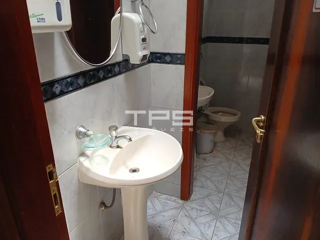 Conjunto comercial com 600m², à venda, no bairro Nova Guará em Guaratinguetá