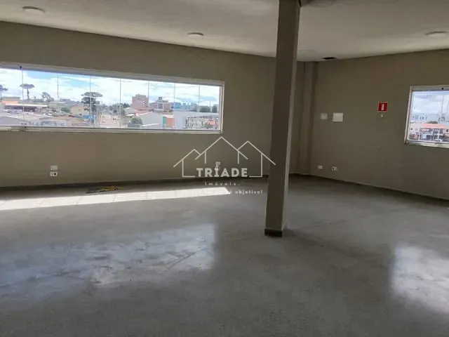 Conjunto comercial para alugar, no bairro Centro em Araucária