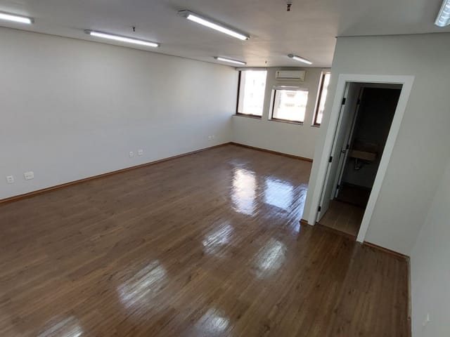 Conjunto comercial com 45m², à venda ou para alugar, no bairro Vila Leopoldina em São Paulo