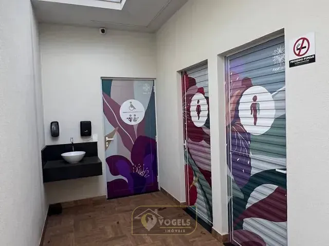 Conjunto comercial com 1000m², à venda, no bairro Centro em Holambra