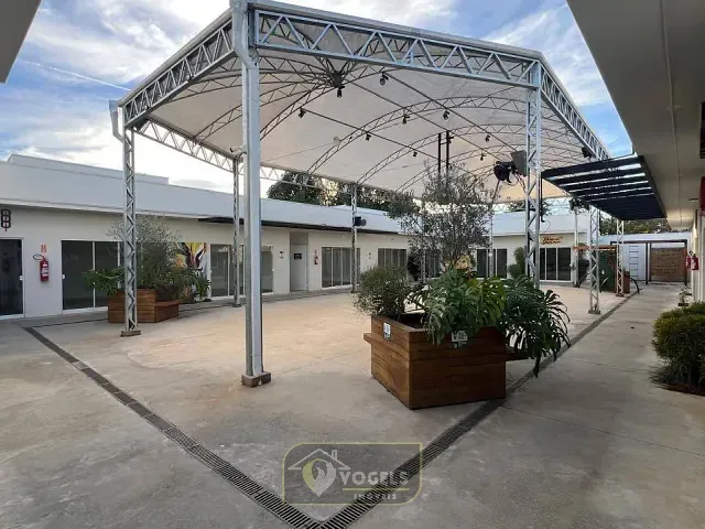 Conjunto comercial com 1000m², à venda, no bairro Centro em Holambra