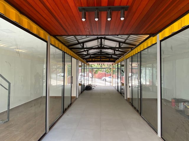 Conjunto comercial para alugar, no bairro Centro em Extrema