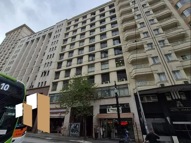 Conjunto comercial com 120m², para alugar, no bairro República em São Paulo