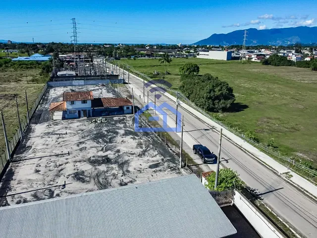 Conjunto comercial à venda, no bairro Barranco Alto em Caraguatatuba