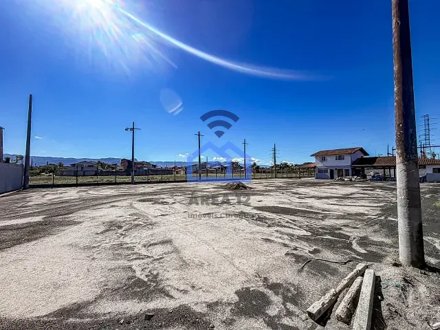 Conjunto comercial à venda, no bairro Barranco Alto em Caraguatatuba