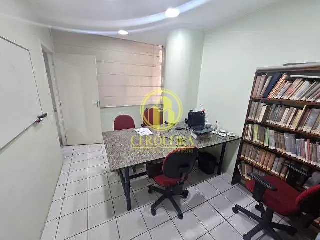 Conjunto comercial com 80m², à venda, no bairro República em São Paulo
