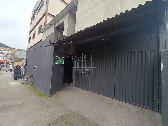 Conjunto comercial com 720m², à venda, no bairro Centro em Guapimirim