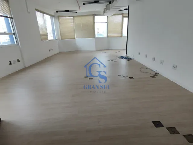 Conjunto comercial para alugar, no bairro Vila Madalena em São Paulo