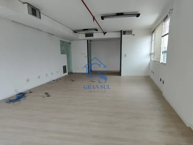 Conjunto comercial para alugar, no bairro Vila Madalena em São Paulo