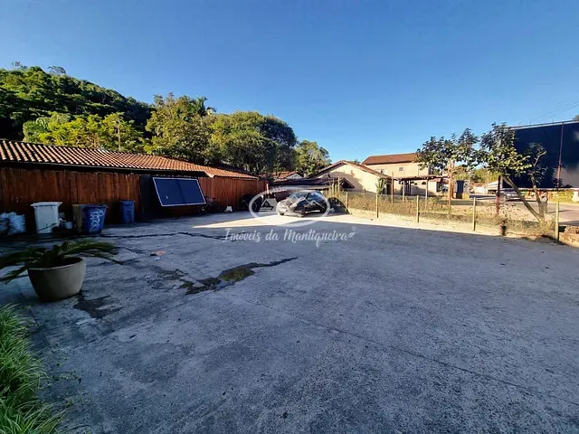 Conjunto comercial com 878m², à venda, no bairro Penedo em Itatiaia