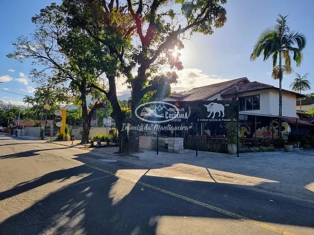 Conjunto comercial com 878m², à venda, no bairro Penedo em Itatiaia
