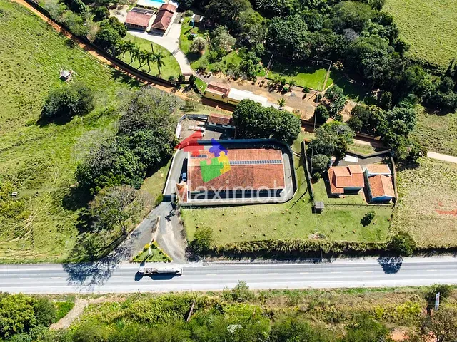 Conjunto comercial com 6900m², à venda, no bairro MG-290 em Jacutinga