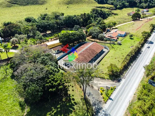 Conjunto comercial com 6900m², à venda, no bairro MG-290 em Jacutinga