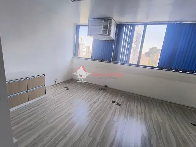 Sala à venda ou para alugar, no bairro Vila Mariana em São Paulo