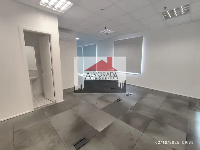 Sala com 75m², para alugar, no bairro Vila Leopoldina em São Paulo