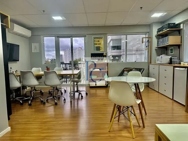 Conjunto comercial à venda ou para alugar, no bairro Santo Amaro em São Paulo