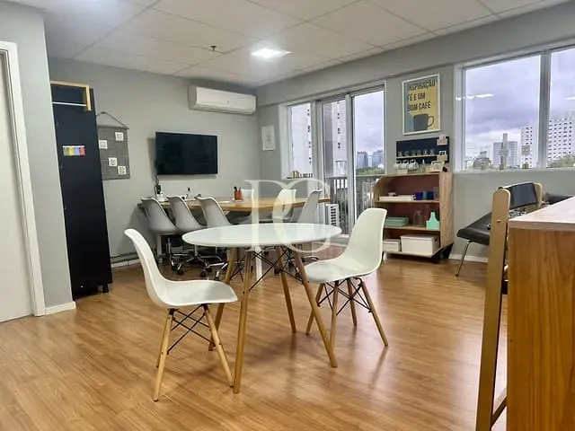 Conjunto comercial à venda ou para alugar, no bairro Santo Amaro em São Paulo