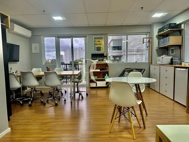 Conjunto comercial à venda ou para alugar, no bairro Santo Amaro em São Paulo