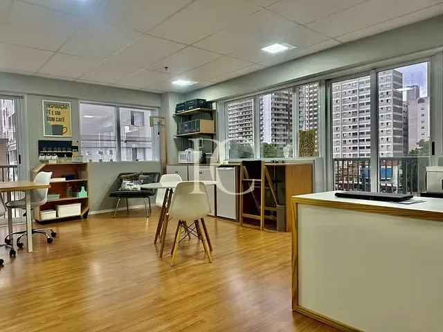 Conjunto comercial à venda ou para alugar, no bairro Santo Amaro em São Paulo
