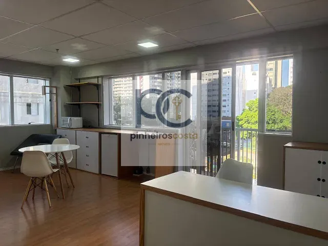 Conjunto comercial com 45m², à venda ou para alugar, no bairro Santo Amaro em São Paulo