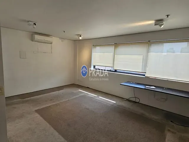 Conjunto comercial com 66m², à venda ou para alugar, no bairro Sumarezinho em São Paulo