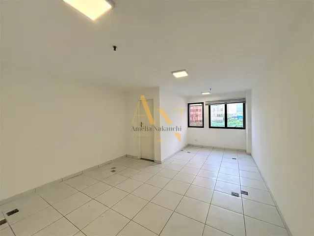 Conjunto comercial à venda, no bairro Jardim Portal I e II em São Paulo