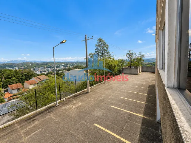 Conjunto comercial com 1420m², à venda, no bairro Santa Rosa em Barra Mansa