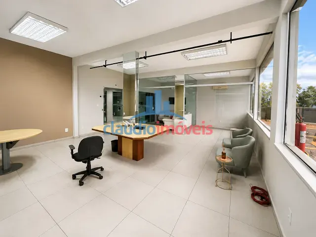Conjunto comercial com 1420m², à venda, no bairro Santa Rosa em Barra Mansa