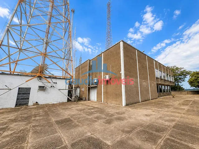 Conjunto comercial com 1420m², à venda, no bairro Santa Rosa em Barra Mansa