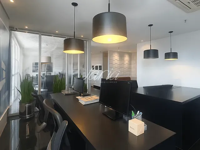 Conjunto comercial com 133m², para alugar, no bairro Cerqueira César em São Paulo