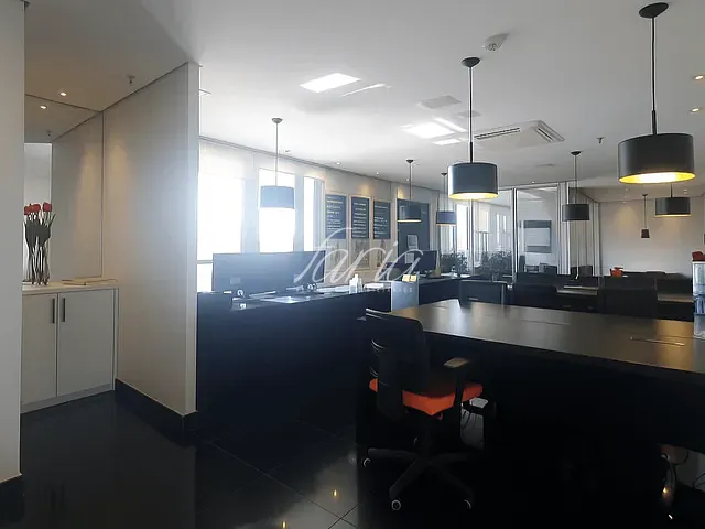 Conjunto comercial com 133m², para alugar, no bairro Cerqueira César em São Paulo
