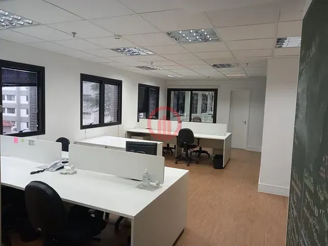 Conjunto comercial com 211m², à venda, no bairro Jardim Paulista em São Paulo