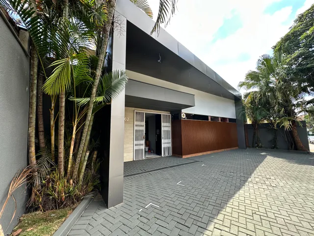 Conjunto comercial para alugar, no bairro Lago Parque em Londrina