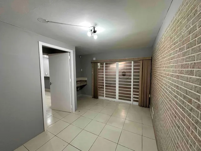 Conjunto comercial para alugar, no bairro Lago Parque em Londrina