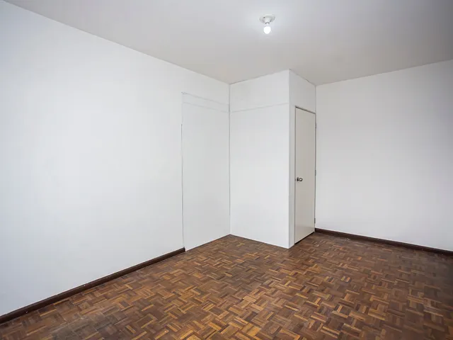 Conjunto comercial para alugar, no bairro Cabral em Curitiba